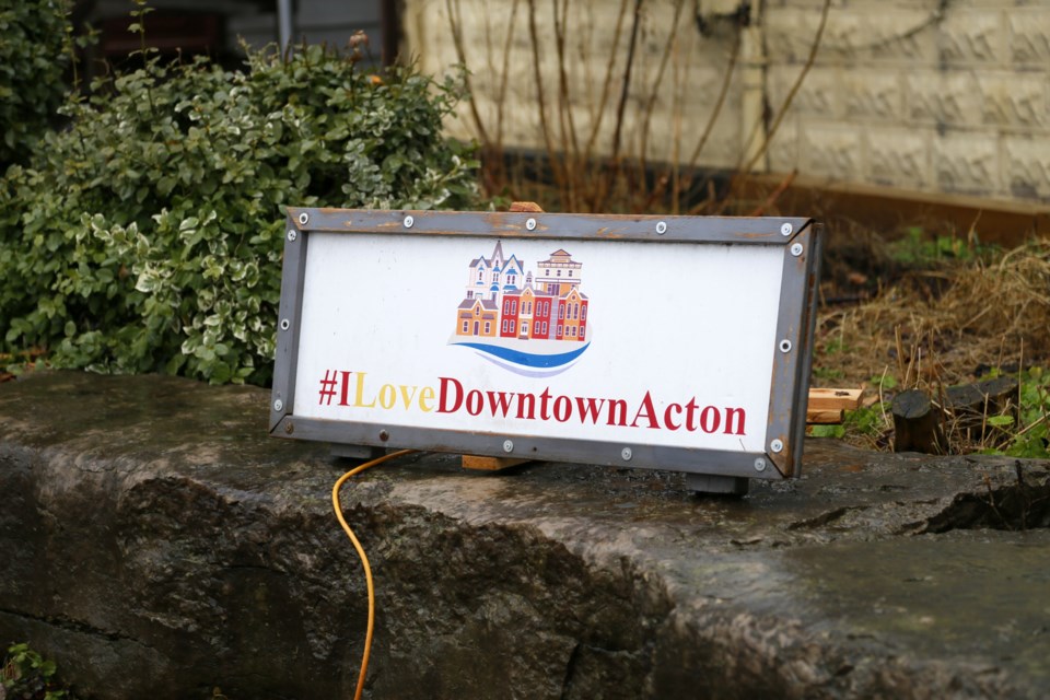 USED 20231228ilovedowntownactonsign