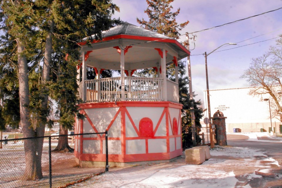 USED 20240102oldprospectparkbandshell