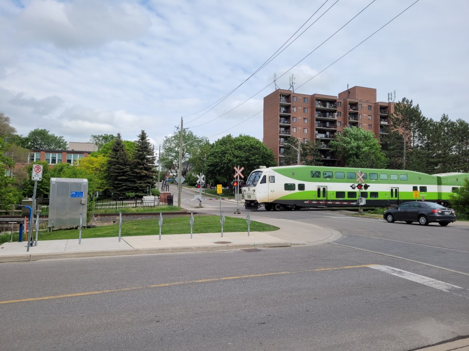 USED 2021 05 28 GO Train Crossing