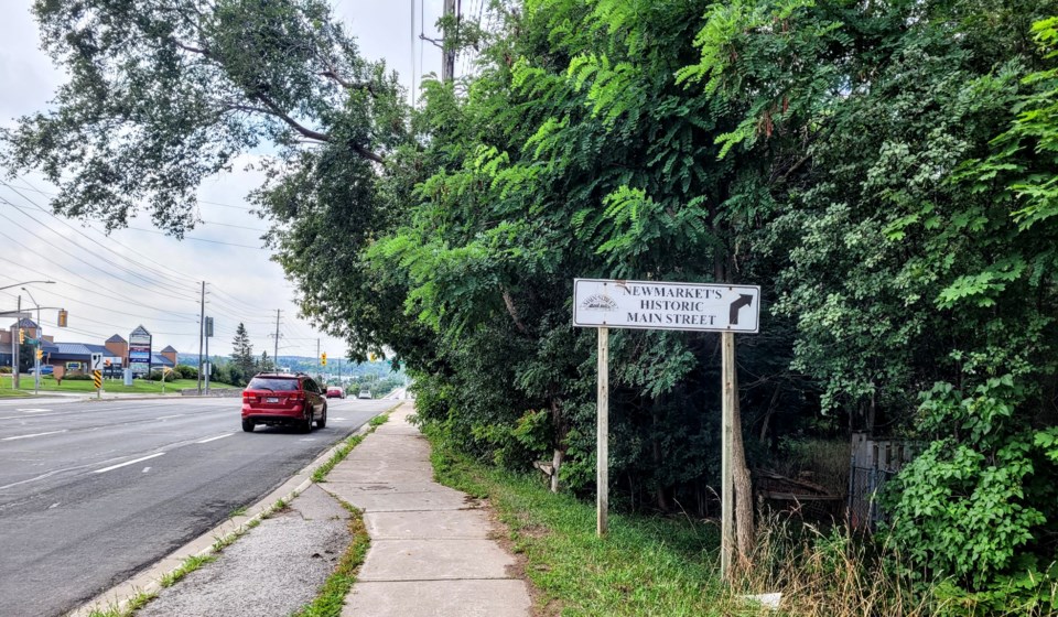 USED 2021 08 27 historic newmarket sign