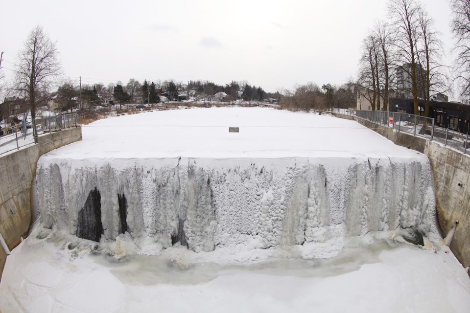 used20250124-frozen-falls-gk