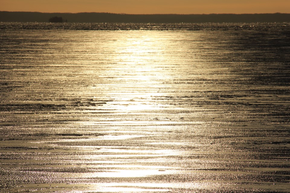 USED 2018-11-29goodmorning  2 Ice patterns on Lake Nipissing. Photo by Brenda Turl for Bay Today.