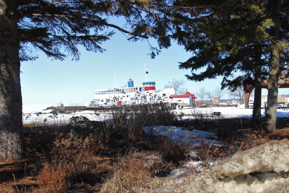 USED 2019-05-2goodmorning  1 Chief Commanda I at rest. Photo by Brenda Turl for BayToday.