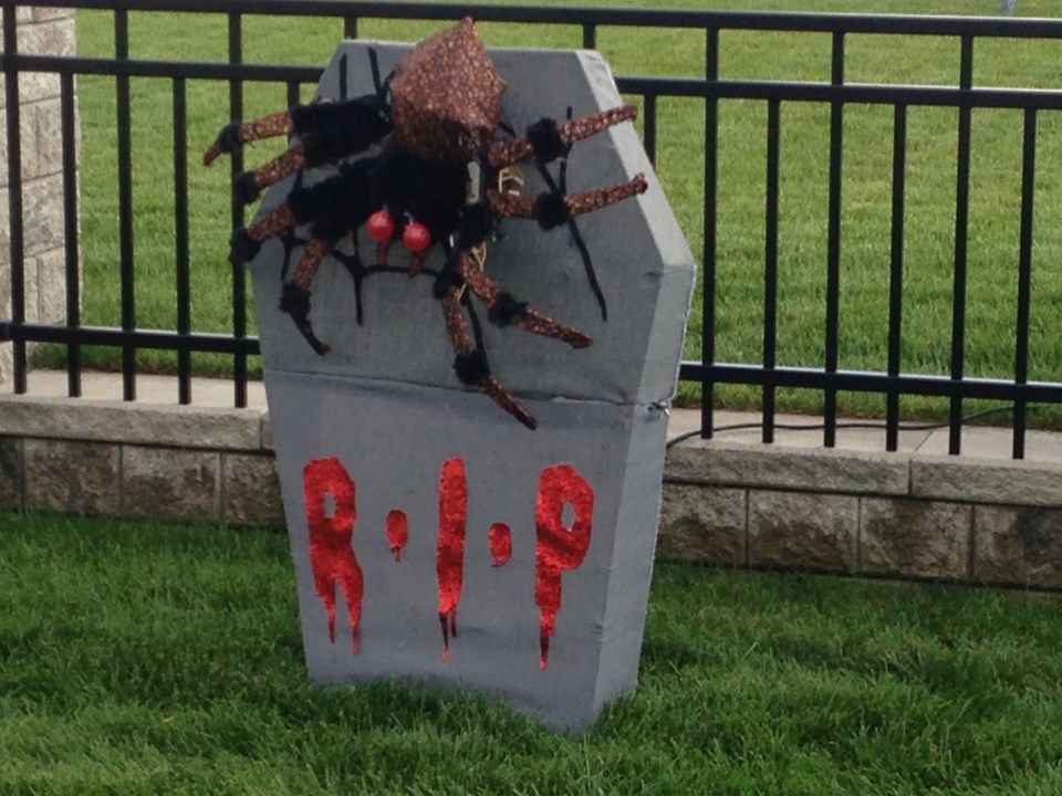 USED 2019-10-24goodmorningnorthbaybct 5 Spooky headstone. Photo by Brenda Turl for BayToday.