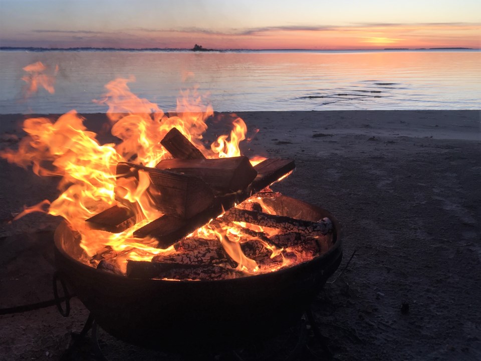 USED 2019-10-31goodmorningnorthbaybct  3 Sunset and bonfire. Photo by Brenda Turl for BayToday.