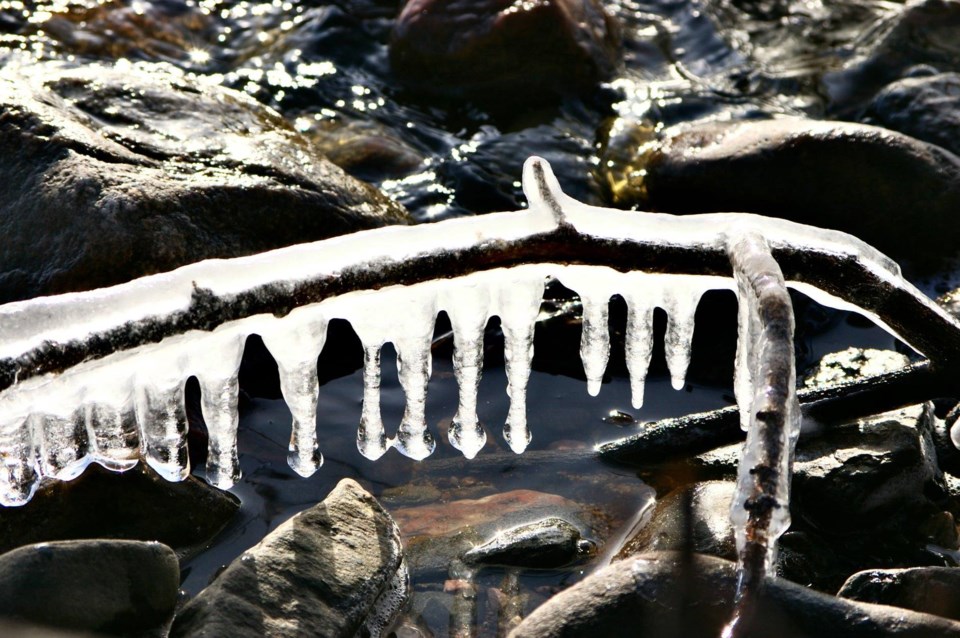 USED 2020-11-23goodmorningnorthbaybct  1 Icicles at the lake. North Bay. Courtesy of Keith Campbell. 