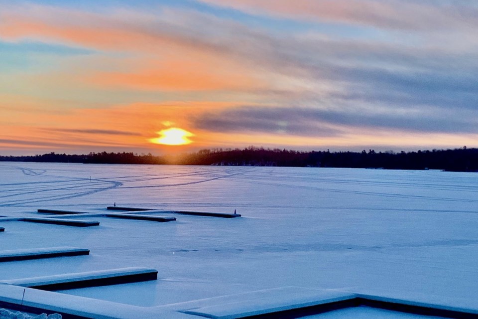 USED 2025-1-28goodmorningnorthbaybct-3-cold-morning-sunrise-trout-lake-north-bay-linda-mccarthy