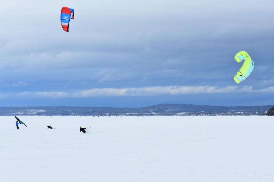 USED 2025-2-18goodmorningnorthbaybct-kite-surfers-enjoying-the-day-lake-nipissing-north-bay-courtesy-of-janet-harvey