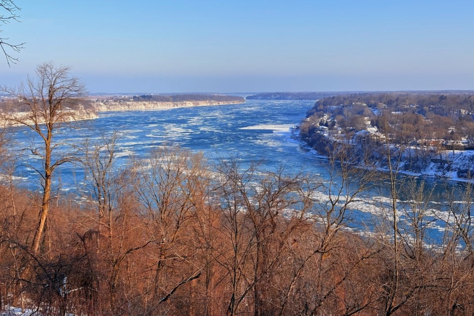 USED gm-mar-2-niagara-river