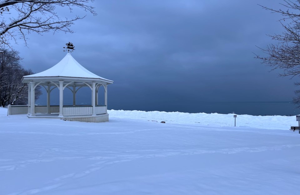 USED good-morning-jan-12-snow-gazebo-8-am-sharon