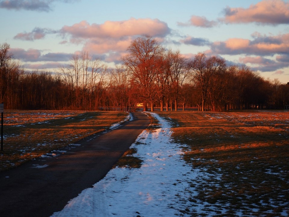 USED good-morning-walking-path-over-the-commons-from-queens-parade