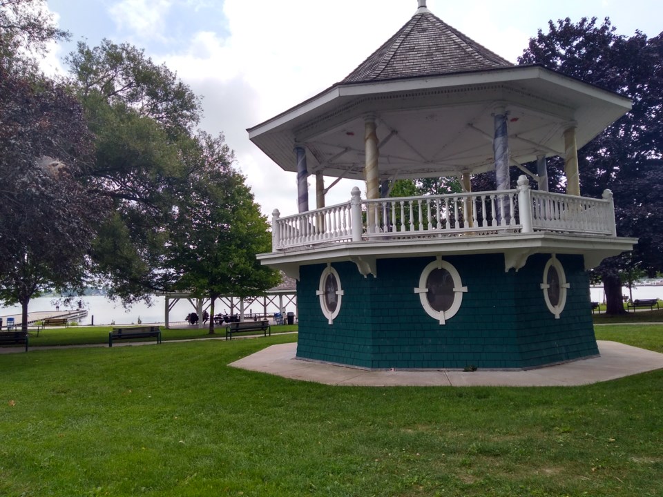 USED 2021-08-16 gm bandstand at cooch joella