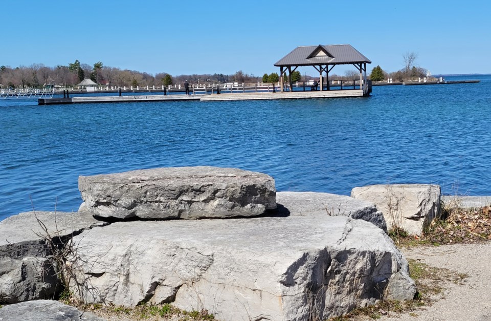 USED 2024-04-29-gm-view-of-fishing-pier-from-shore-dd