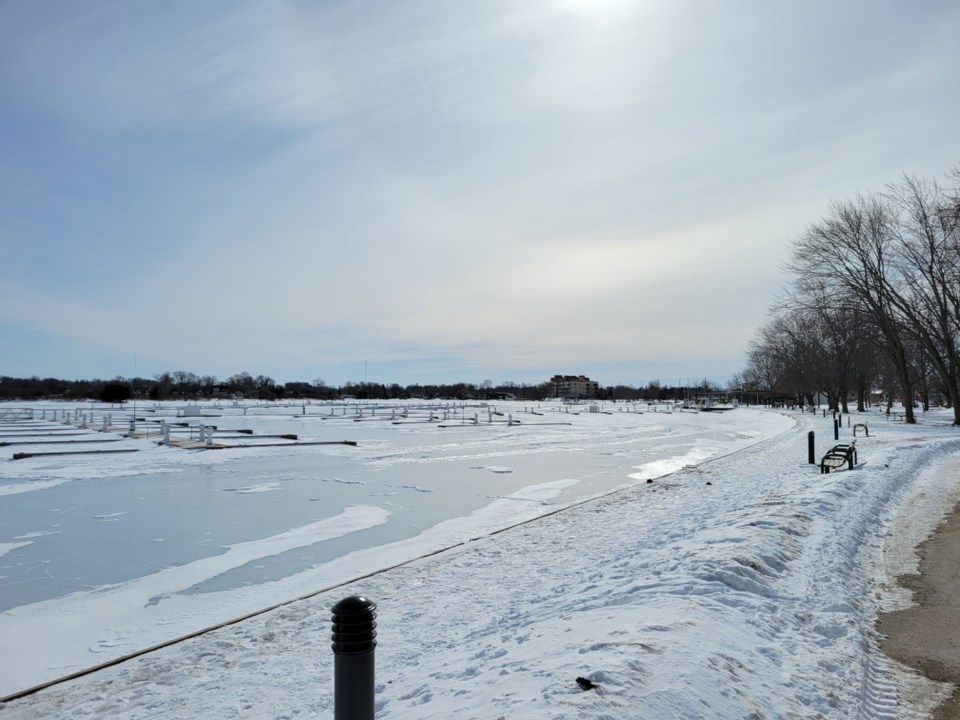 USED GM 2022-03-08 port of orillia ice winter