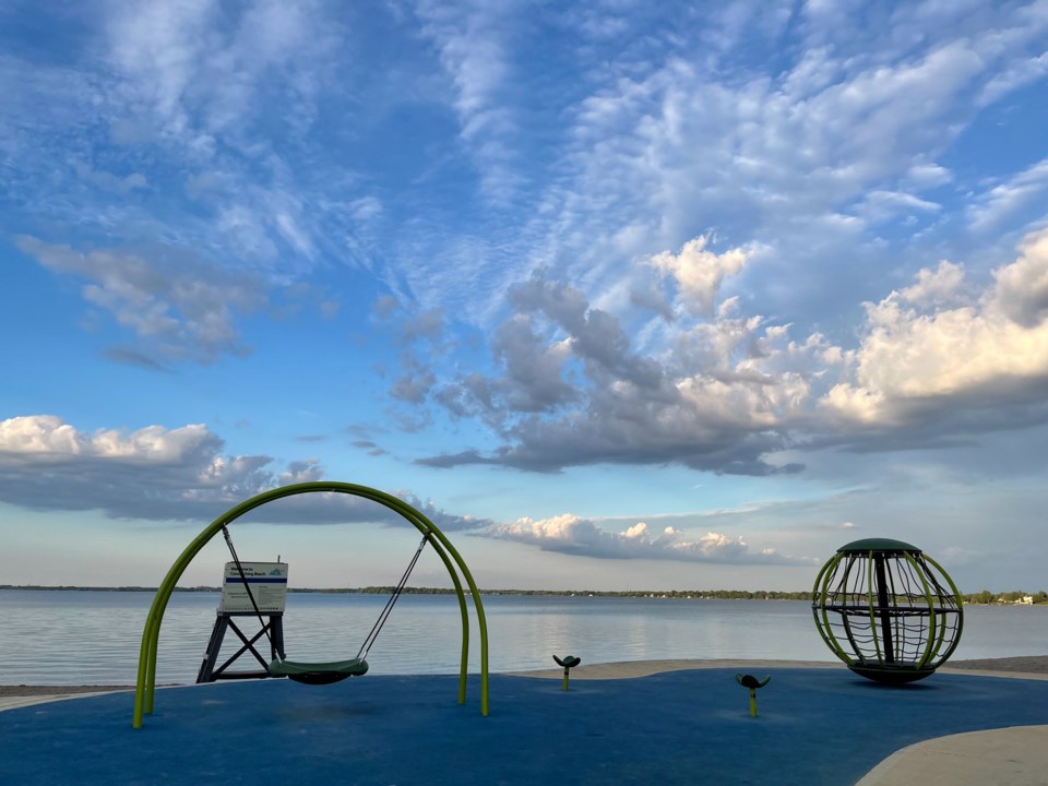 USED GM 2022-06-13 cooch beach playground margot