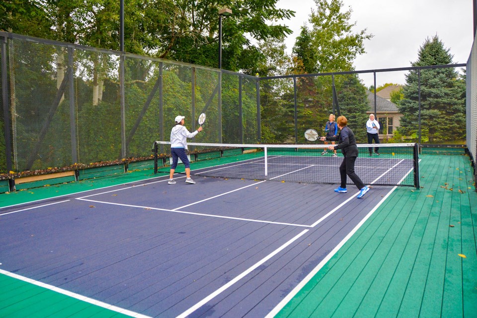 USED 2024-10-october-01-platform-tennis