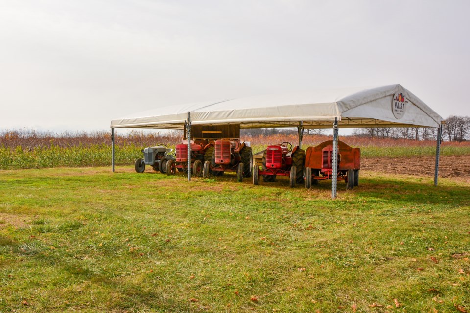 USED 2024-12-dec-06-a-herd-of-tractors-off-20