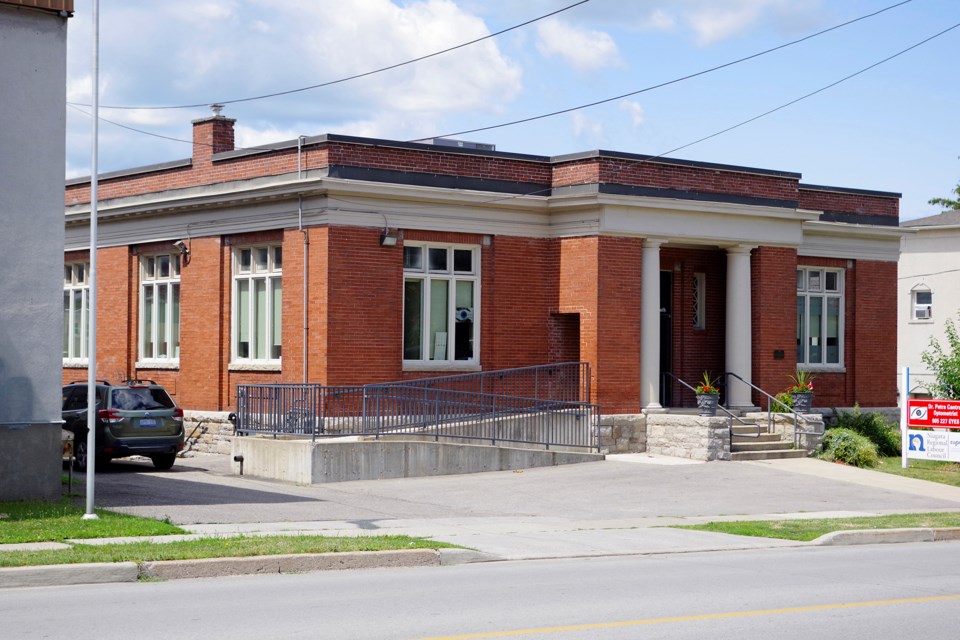 USED 28-carnegie-library