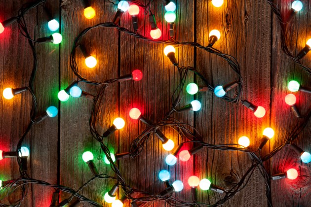 Turn the Christmas lights off when you aren't home: fire officials - KitchenerToday.com