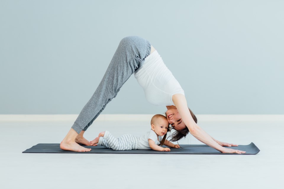 yoga mom AdobeStock_159882563