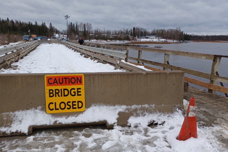 longlac-ginoog-bridge-nov-2024