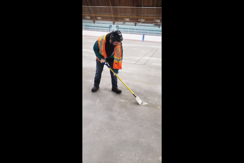 Moisture from the roof of the Manitouwadge Rec Centre roof is dripping down onto the ice, which has delayed the start of on-ice activities at the arena. (Photos by Marya Kalen)