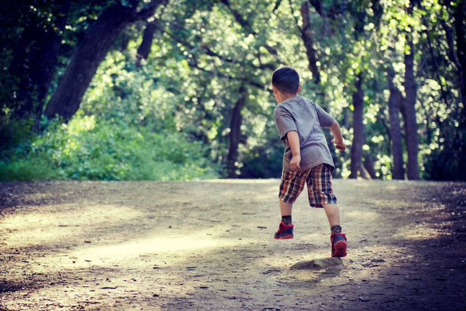 kid-outdoor-play-unsplash