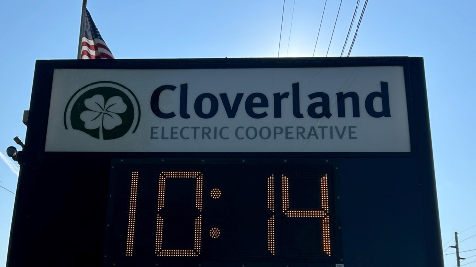 cloverland-sign