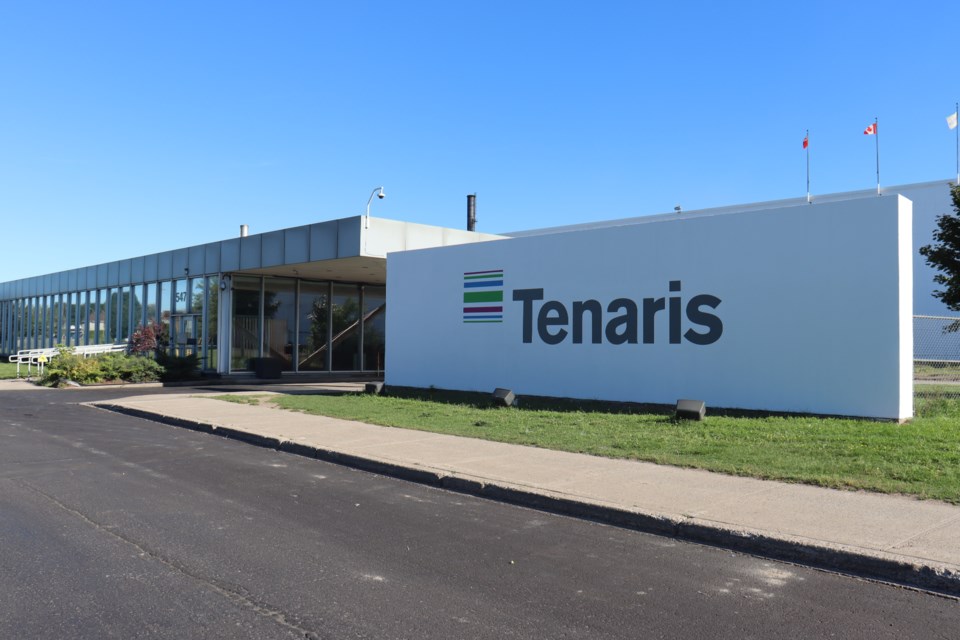 In addition to a freshly painted sign out front, Tenaris has had several of its facility walls painted in company colours, providing eye-popping features to motorists passing by. 