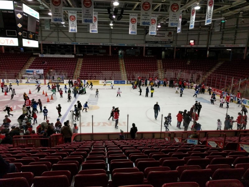 Tuesday night was the 24th Annual Bell Celebrity Skate presented by Agero at the GFL Memorial Gardens. The event raises funds for the Rotary Club of Sault Ste. Marie