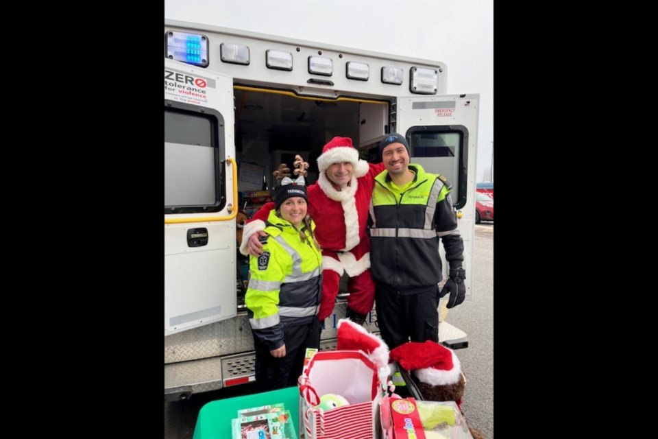 20241127christmascheerparamedics