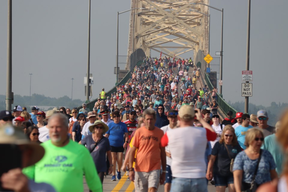 06-24-2023-twinsaultsuniteasinternationalbridgewalkreturns-af-14