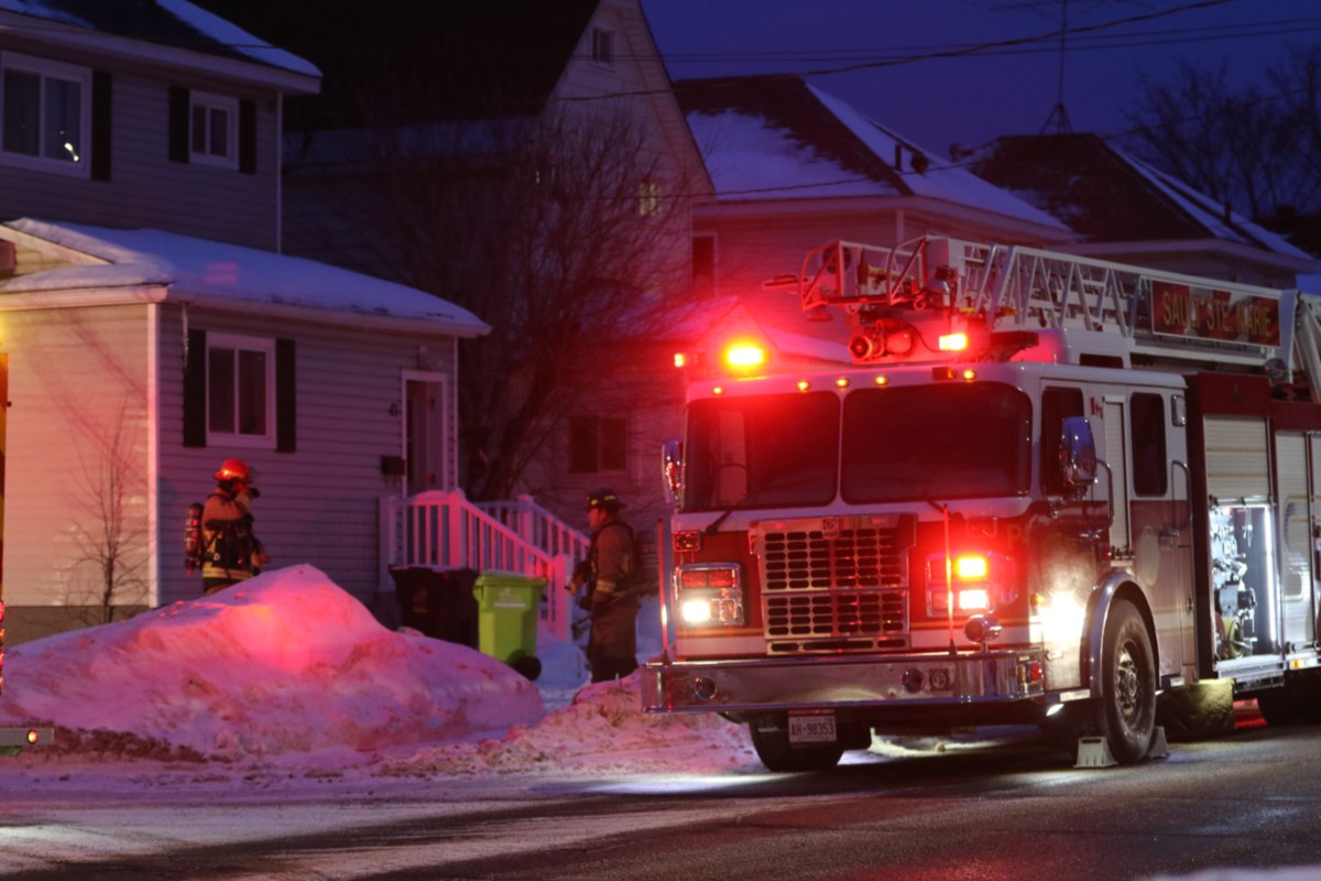 No injuries reported in residential fire (6 photos) - Sault Ste. Marie News