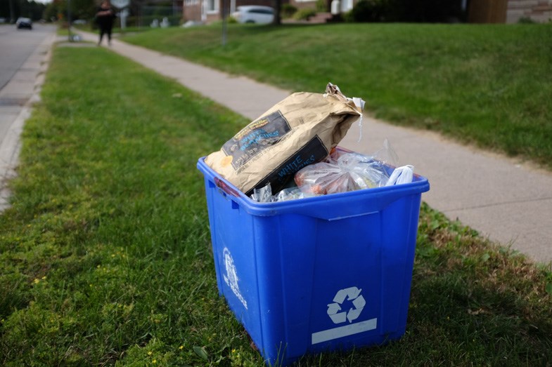 2015-28-09-FoodDrive-14-13