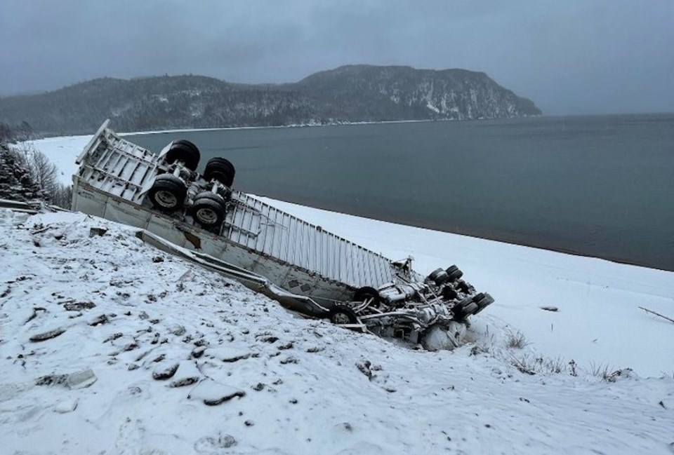 2021-12-14 Hwy 17 Old Woman Bay transport crash