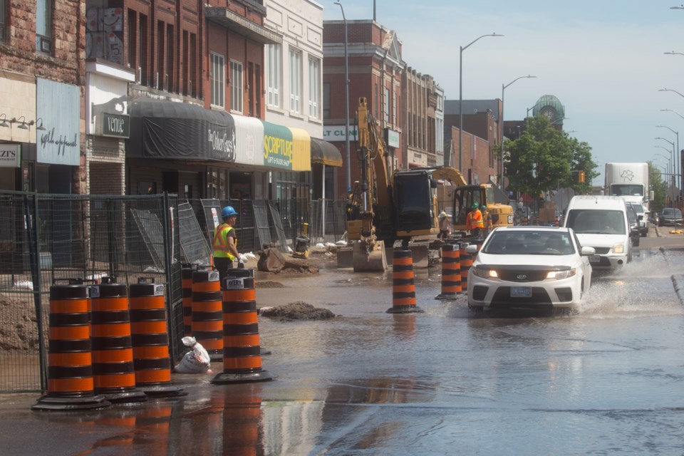 Watermain break creates quite the puddle on Queen - Sault Ste. Marie News