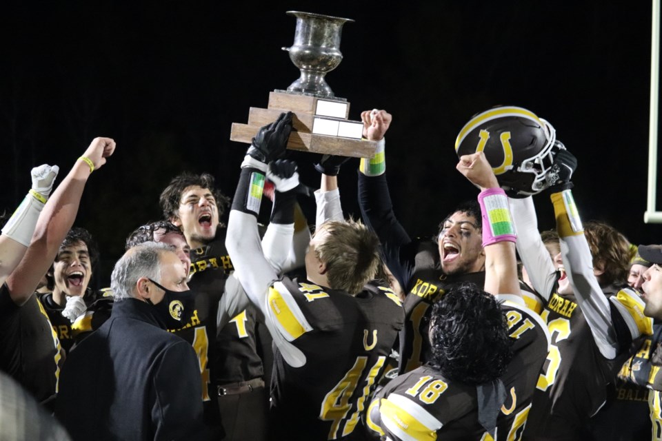 2021-10-29 Senior High School Football Final BC (1)