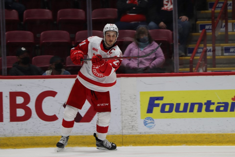 2021-11-18 Greyhounds vs. Erie BC (5)