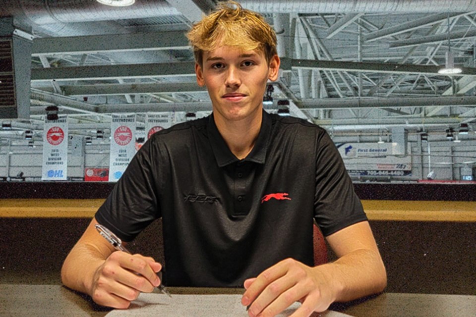 Goaltender Reid Thomas has signed with the Soo Greyhounds.