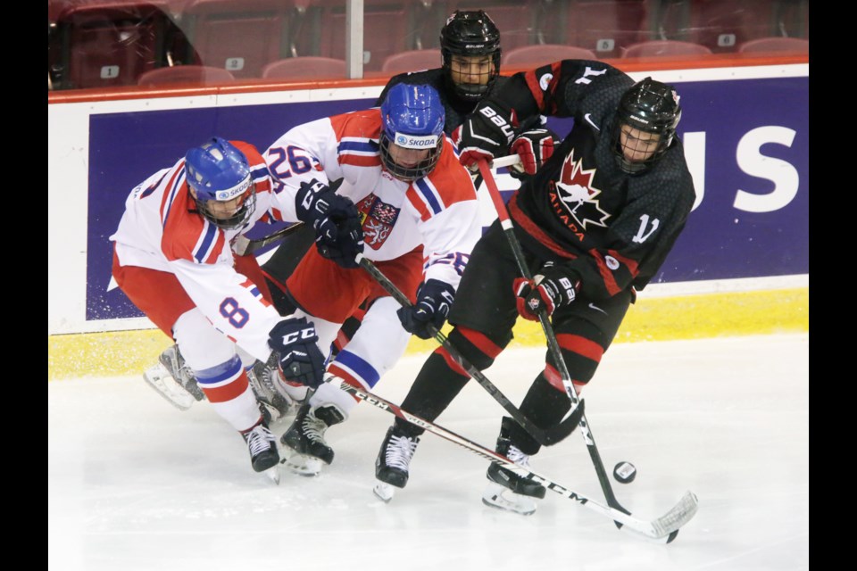 Round robin nearly complete at U17 tournament (10 photos) - Sault Ste ...