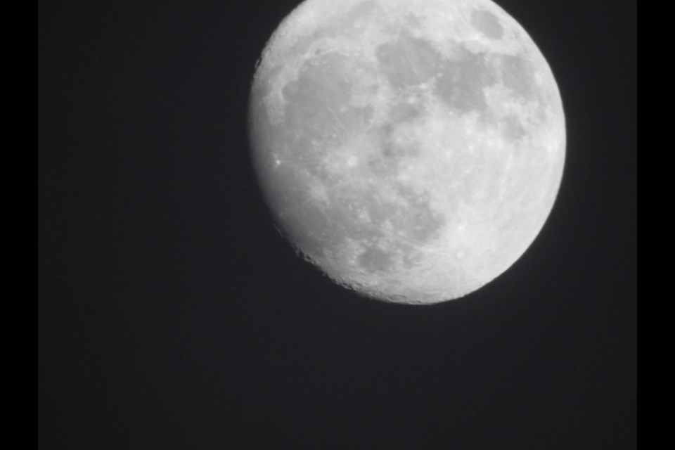 Right now, the moon is very very full (7 photos) - Timmins News