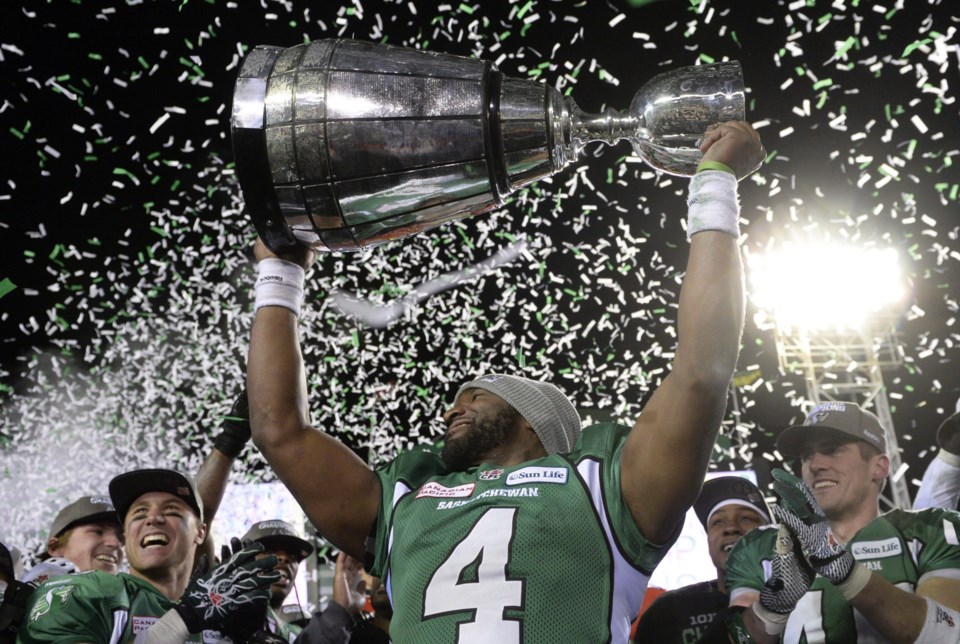 durant-holding-the-grey-cup-2013