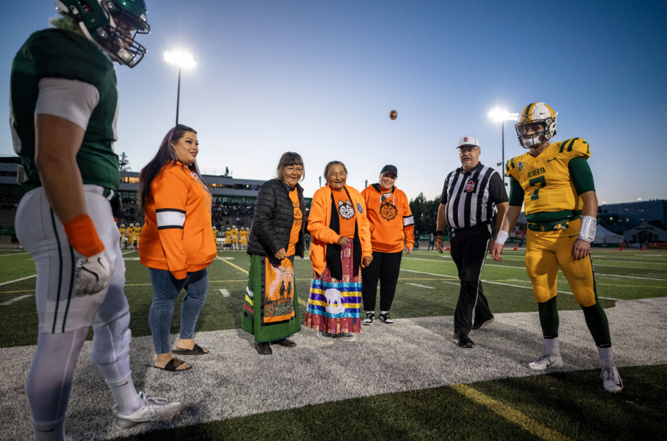 saskatchewan-huskies-indigenous-coin-flip