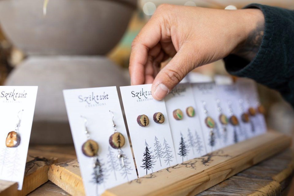 Earrings sold by Victoria Saddleman at the ߣFarmers' Market.