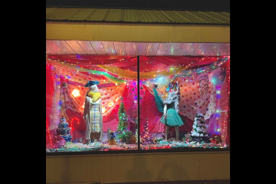 Each month, the creative folks at Pearl's Value & Vintage dress up their window on Cleveland Ave to match the month's theme. 