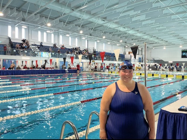 ϰϲʿ¼'s Katie Coombs lapped the competition at the 2023 Masters Swimming Association Of British Columbia (MSABC) Provincial Championships in Kamloops.