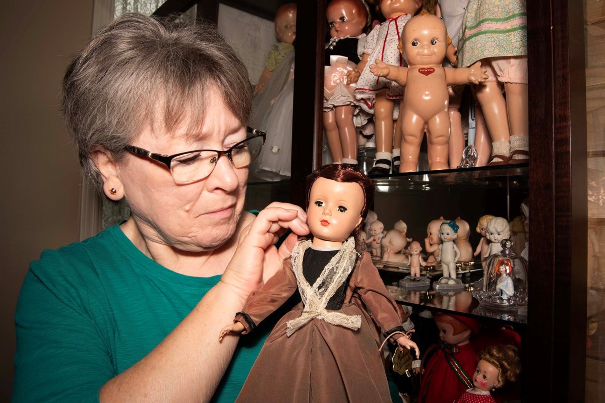 St. Albert collectors get dolled up for massive toy fair St