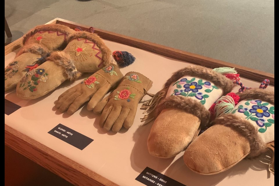 Musée Heritage's Museum current exhibition, Warm and Woolly, reflects on the textiles of the past used to stay warm during winter. First Nations, Métis and early settlers wore warm mittens made from various types of animal hides and decorated with bright colourful beads. Certain pairs even combined hides and wool blends.