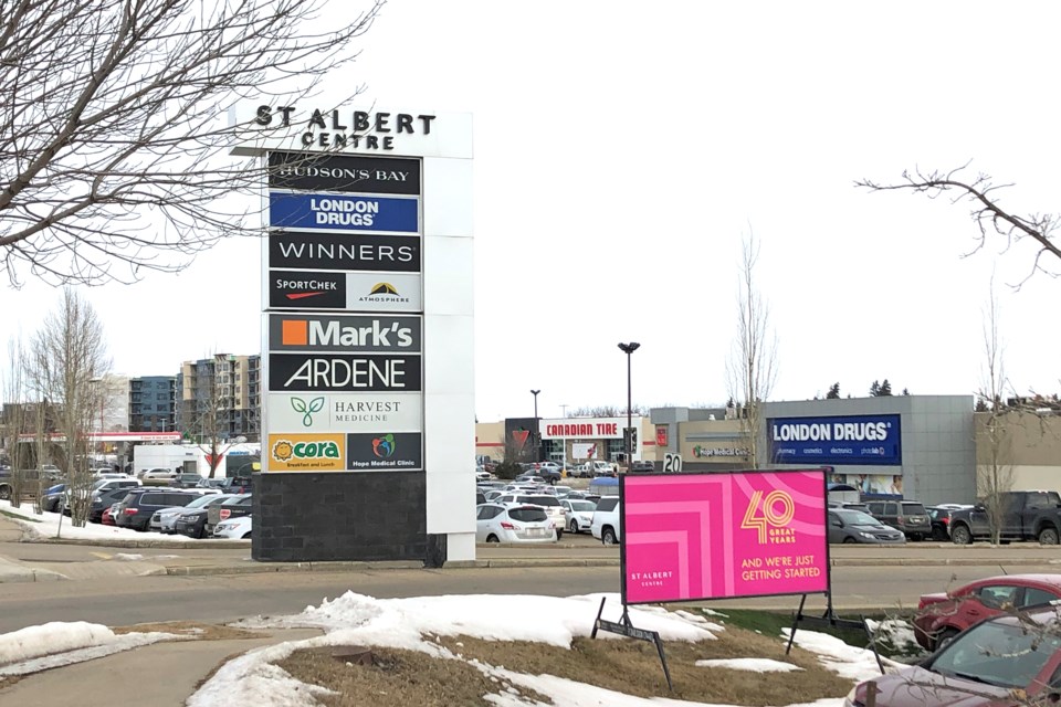 Two stores to close in St. Albert Centre 