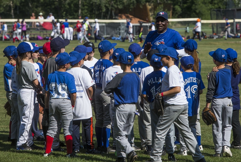 Roberto Alomar, Blue Jays stars host Sask. baseball camp